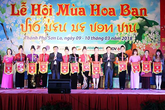 Sôi động Lễ hội Mùa hoa ban năm 2018