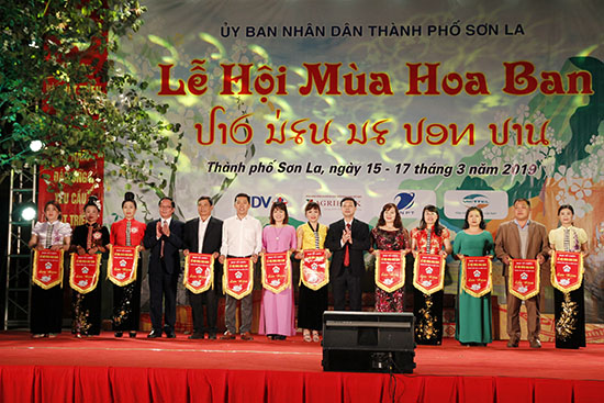 Tưng bừng Lễ hội